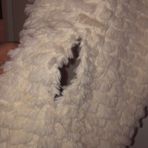 Scarf - Picture 5 of 6